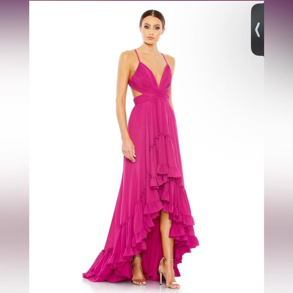 MAC DUGGAL PLEATED TIERED CUT OUT SLEEVELESS GOWN SIZE 4